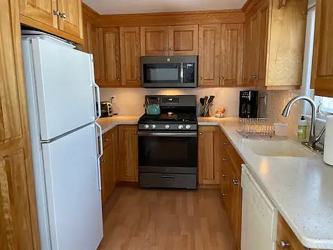 Furnished Finder property 698100_1 photo 5