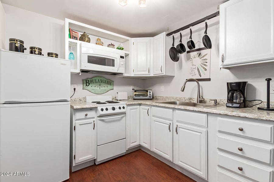 Furnished Finder property 698272_2 photo 6