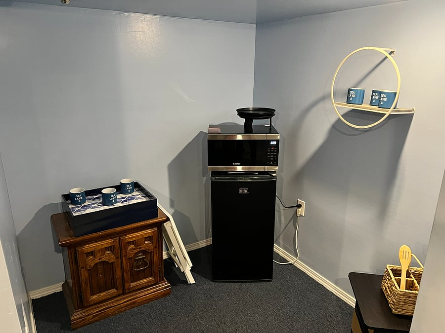 air fryer/microwave & refrigerator