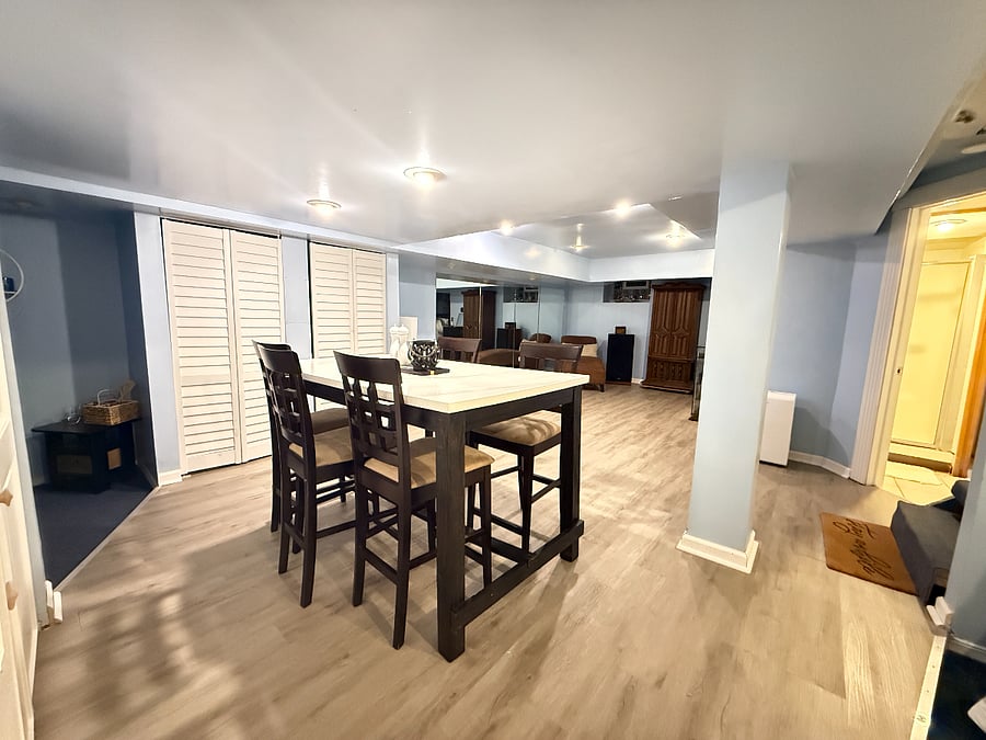 Suite with Private Entry - Living + Kitchenette area