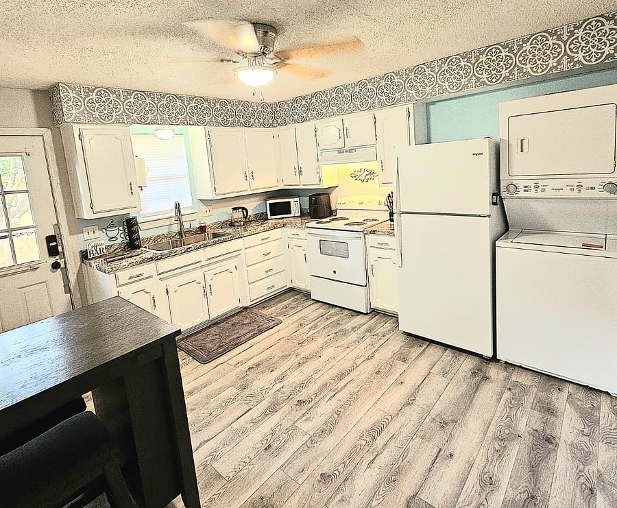Furnished Finder property 698311_1 photo 3