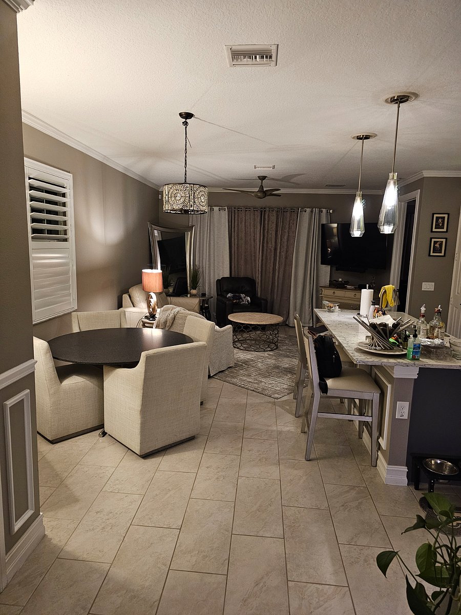 Main Floor, Kitchen,
Dining, Laundry, Powder Room