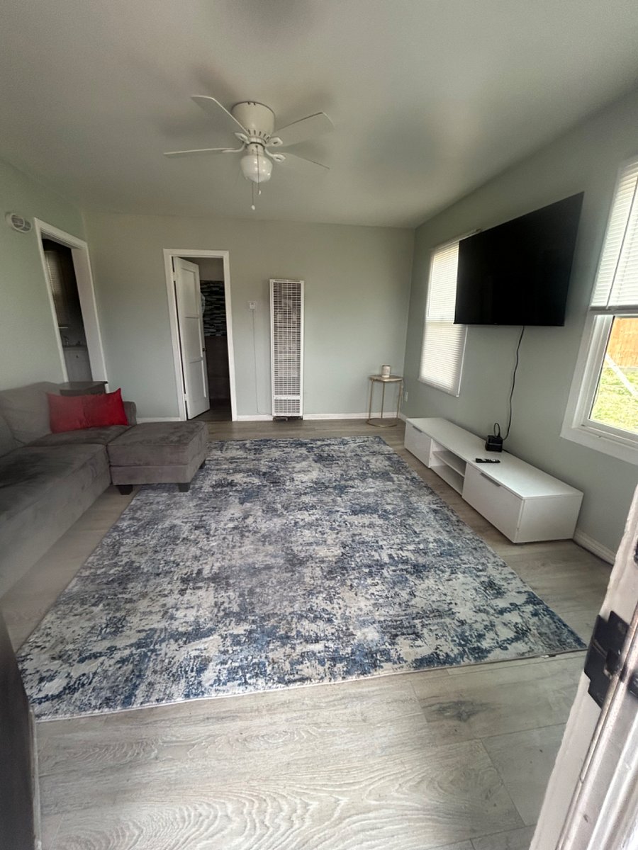 Furnished Finder property 698650_1 photo 3