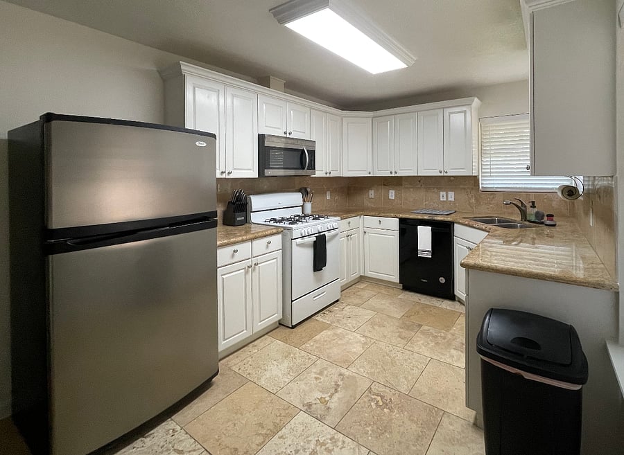 Full Kitchen