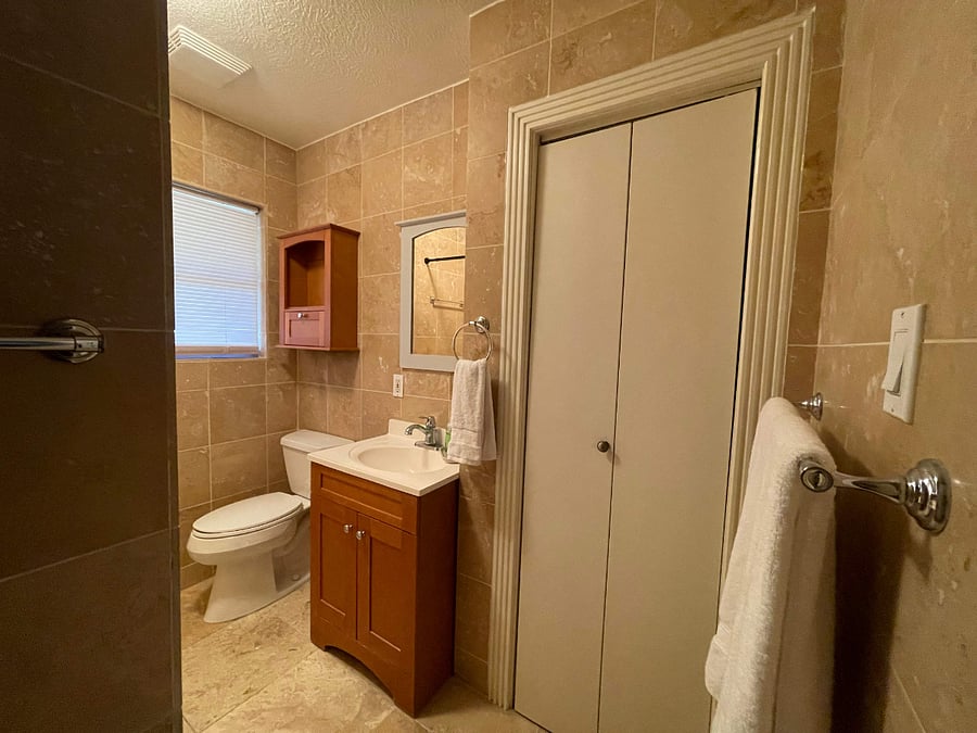 Full Bathroom