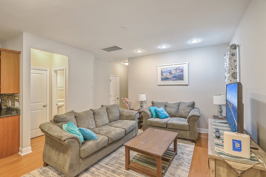 Furnished Finder property 698720_1 photo 3