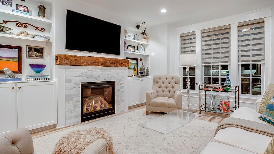 Large Living Room with plentiful comfortable seating for conversations and reading alike. Put your feet up and enjoy!