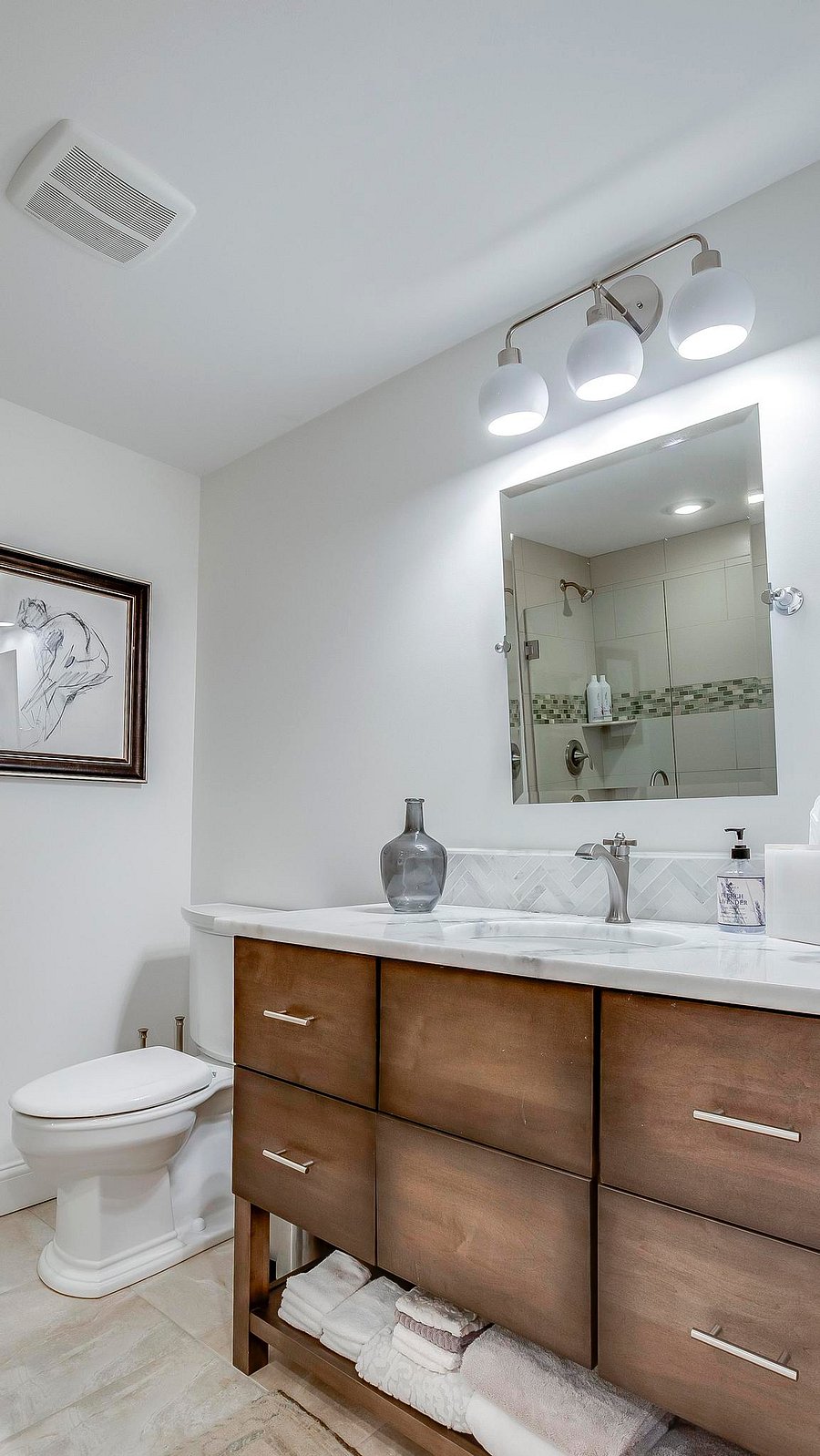 Plenty of lighting and space for getting ready!