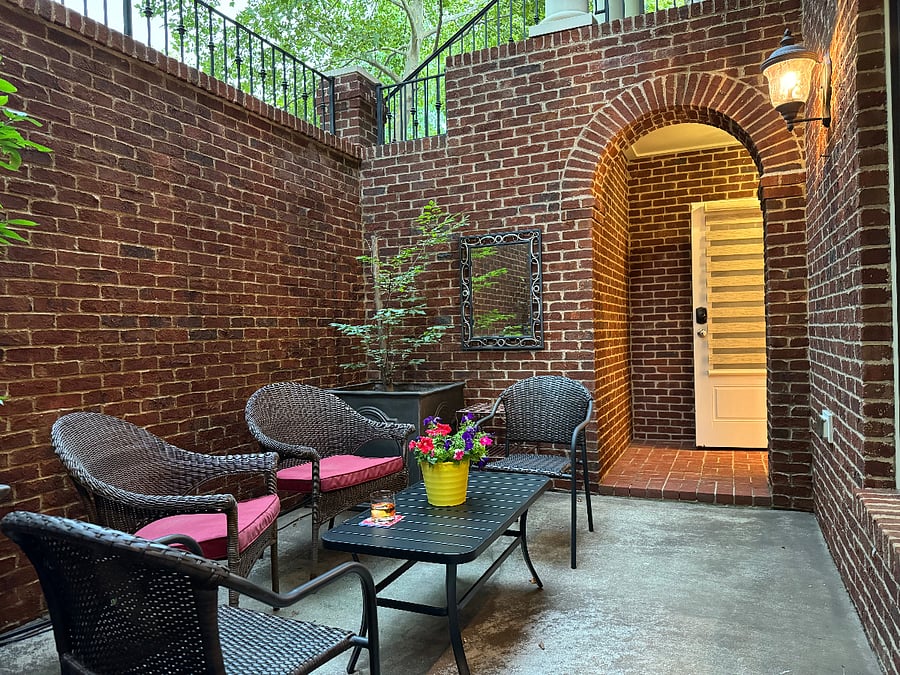 Plenty of seating for visiting and relaxation....Oh the things you will hear on sidewalk above!! ;)