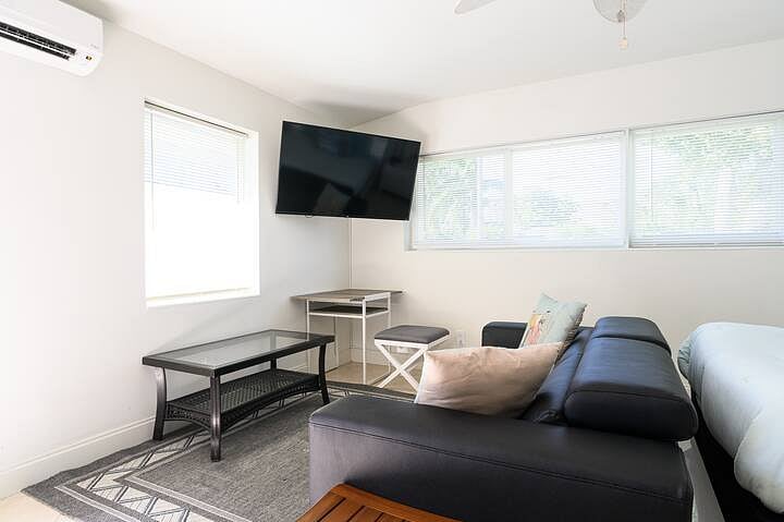 Furnished Finder property 698847_2 photo 3
