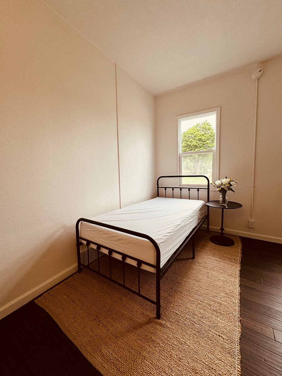 Furnished Finder property 698903_13 photo 3