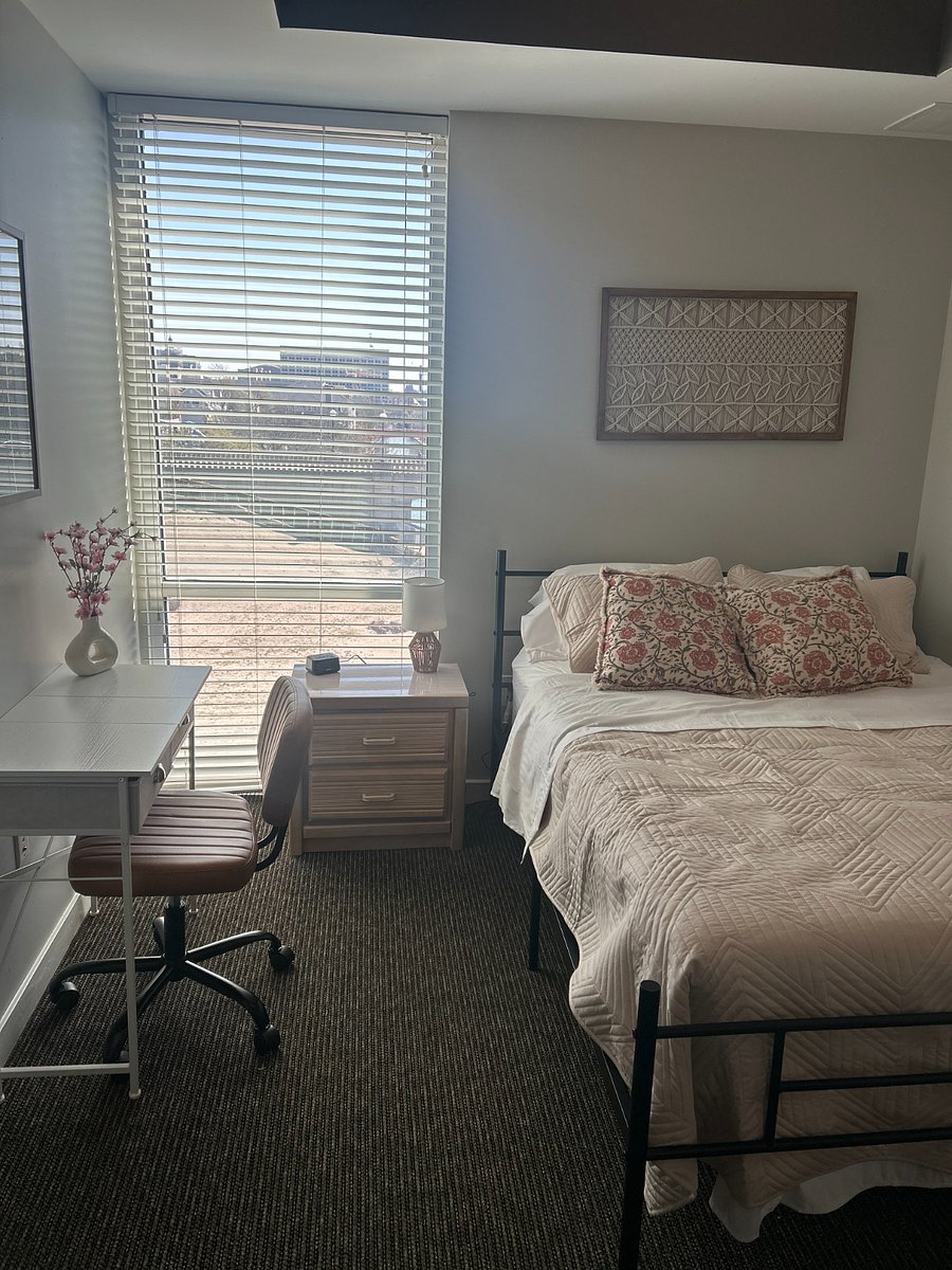 Furnished Finder property 699018_1 photo 17