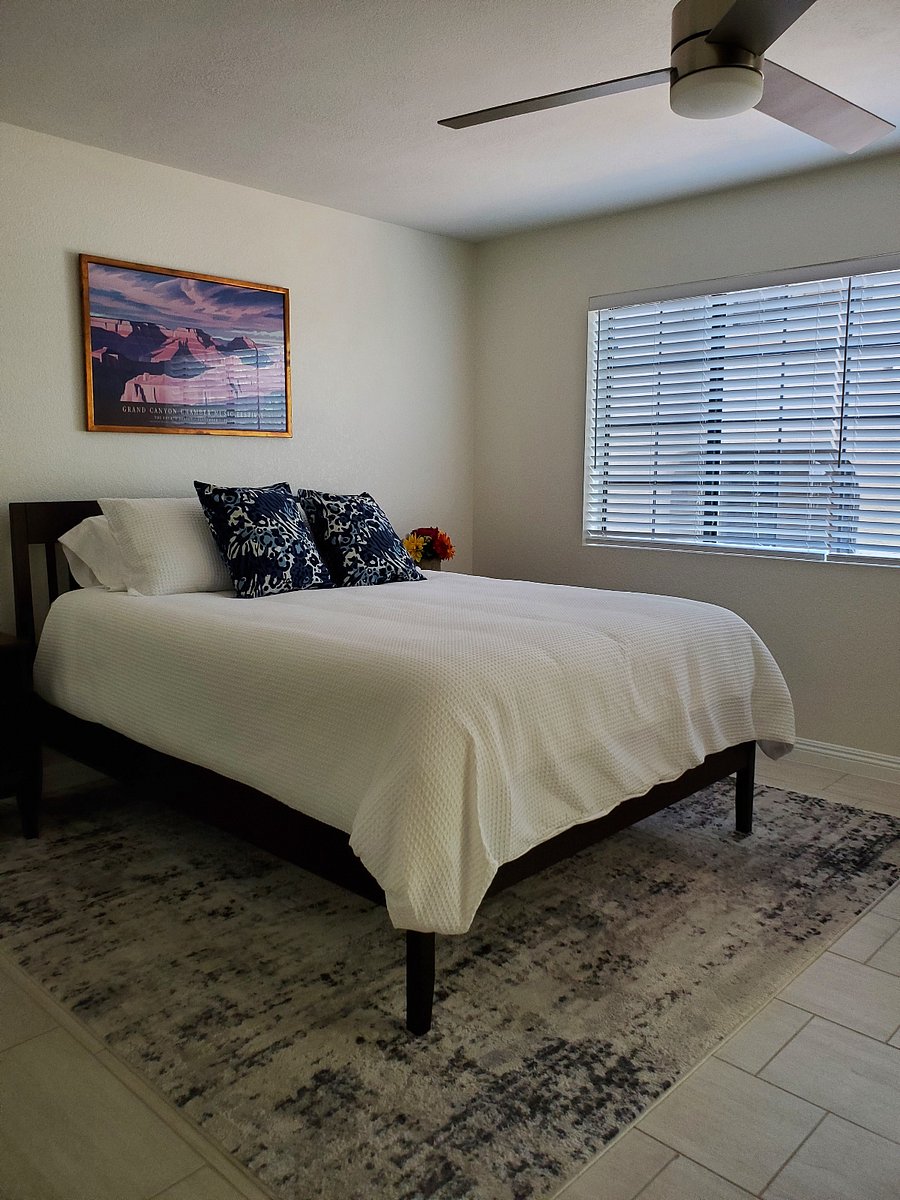Primary bedroom with queen size bed