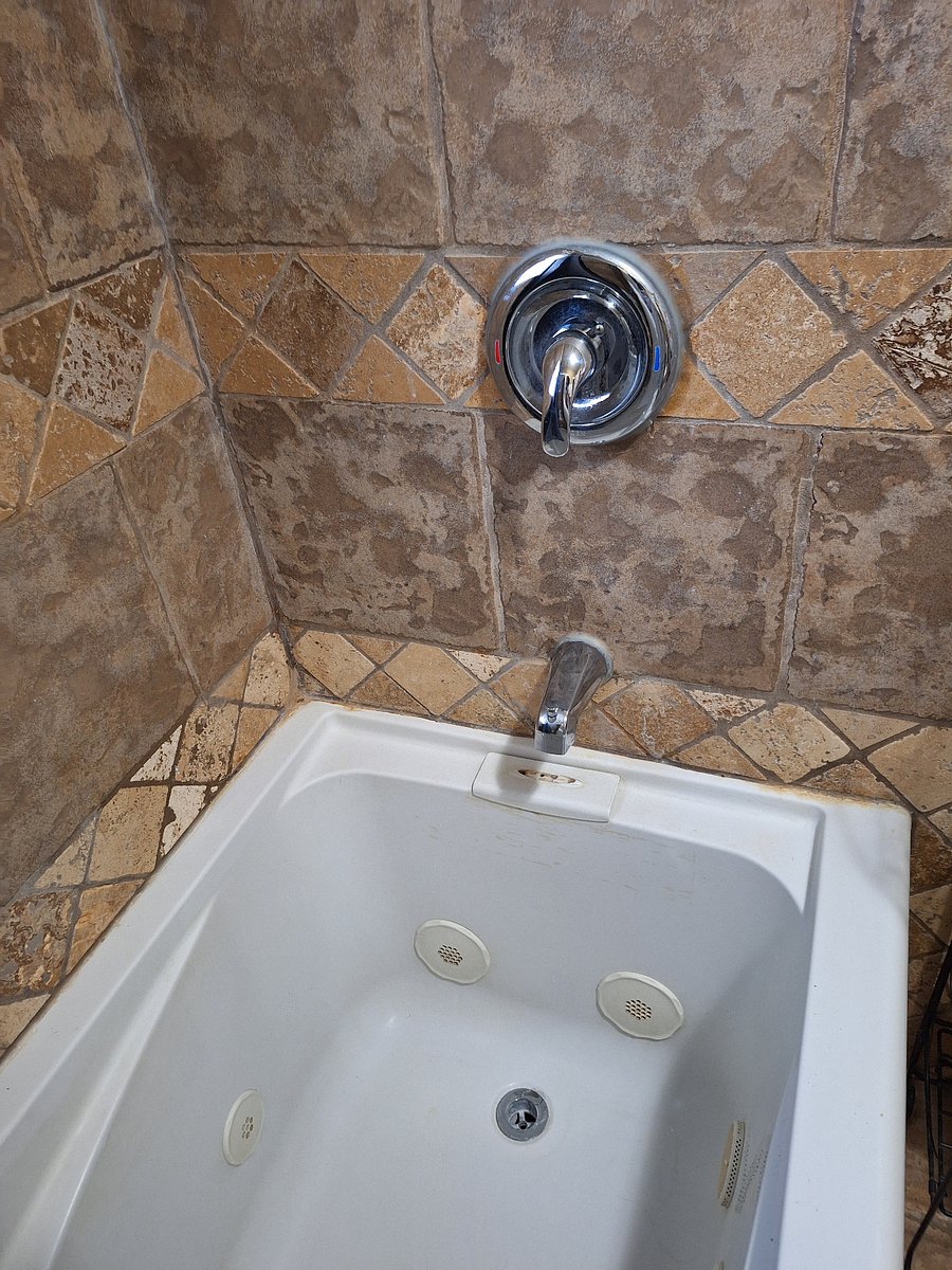 Whirlpool bath tub!