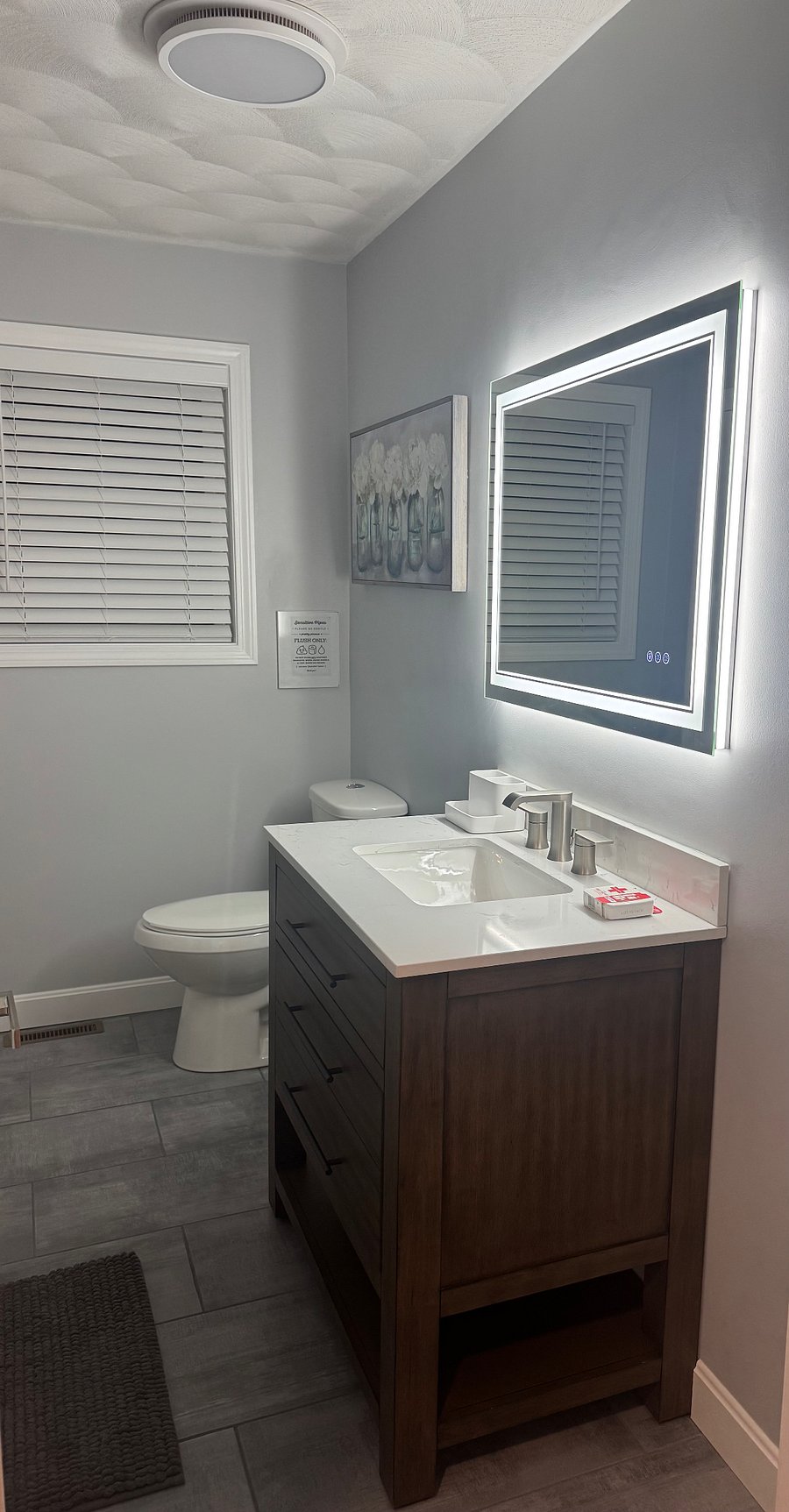 2nd larger bathroom