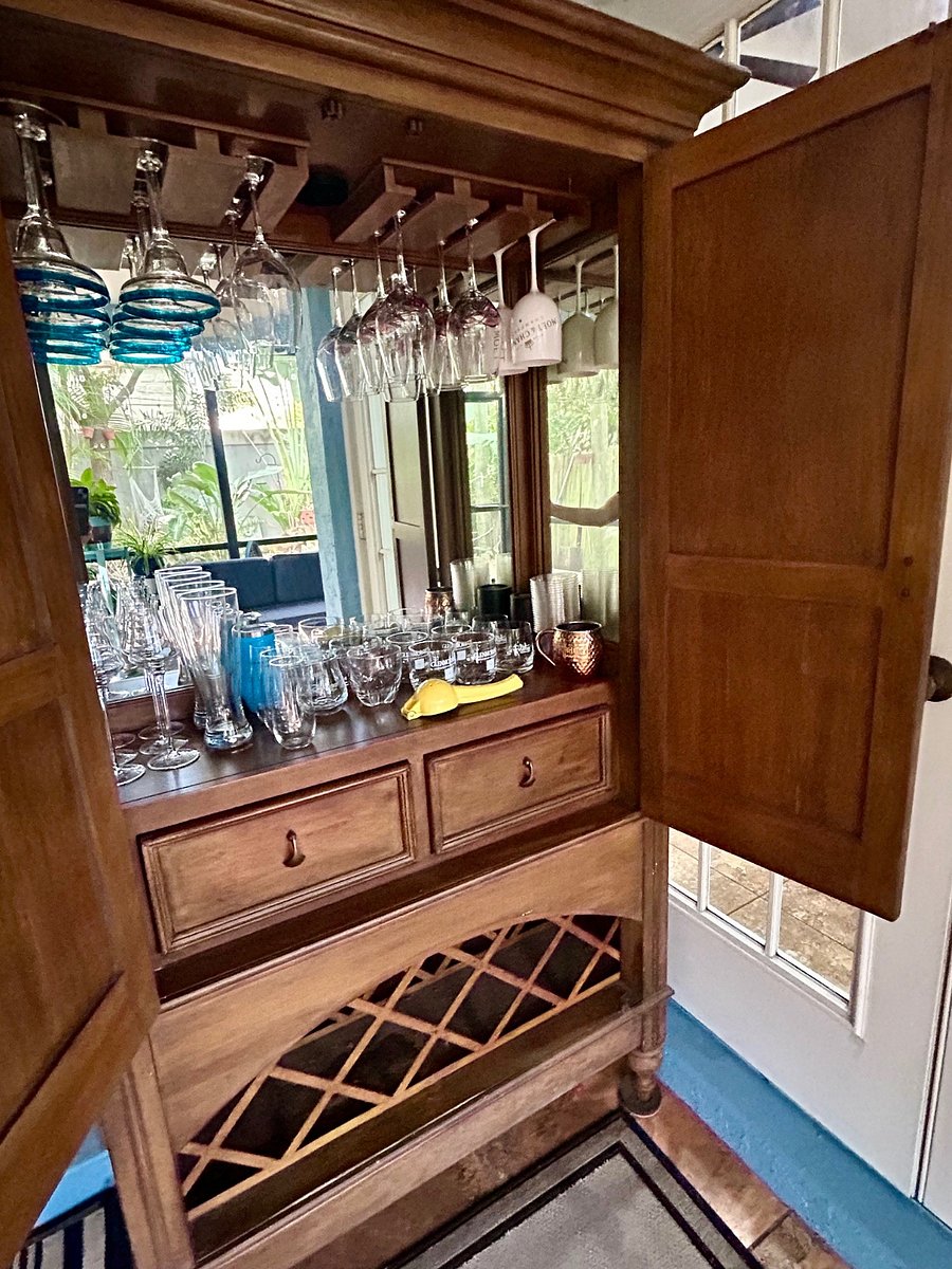 Bar area with plenty of glassware and utensils
