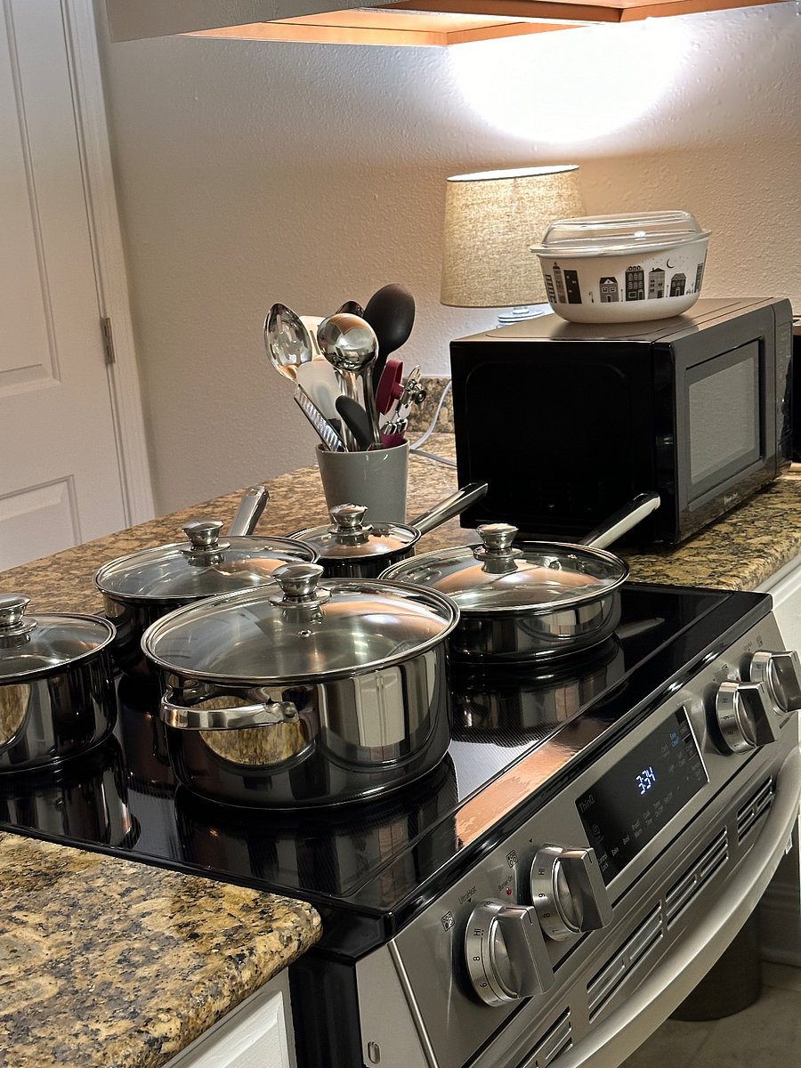 Stainless steel pots