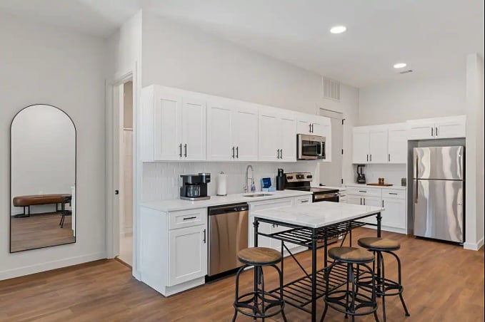 Furnished Finder property 699819_1 photo 3