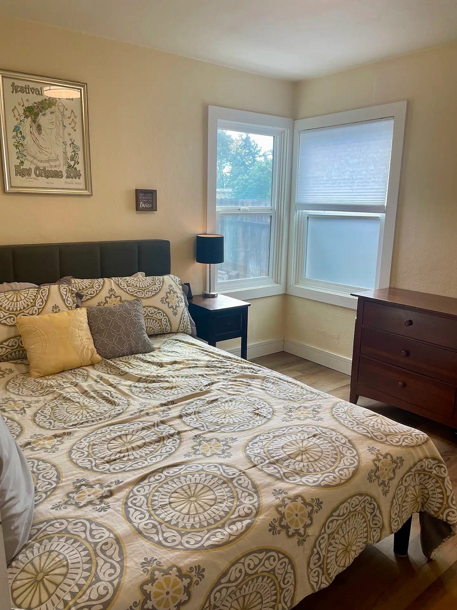 closest and dresser 