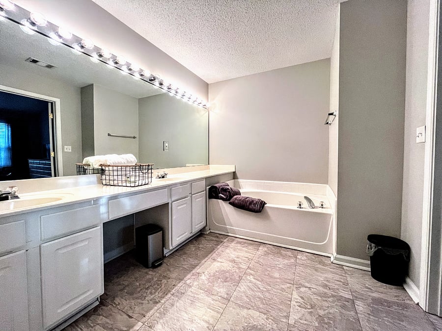Furnished Finder property 700021_1 photo 10