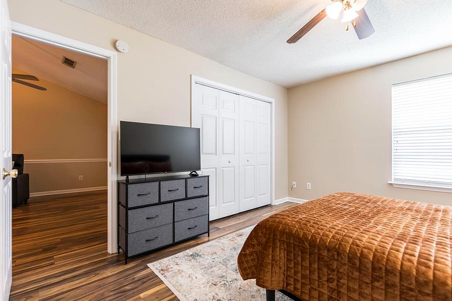 Furnished Finder property 700022_1 photo 18