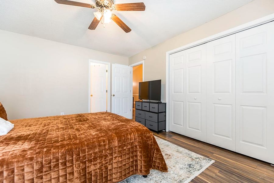 Furnished Finder property 700022_1 photo 17