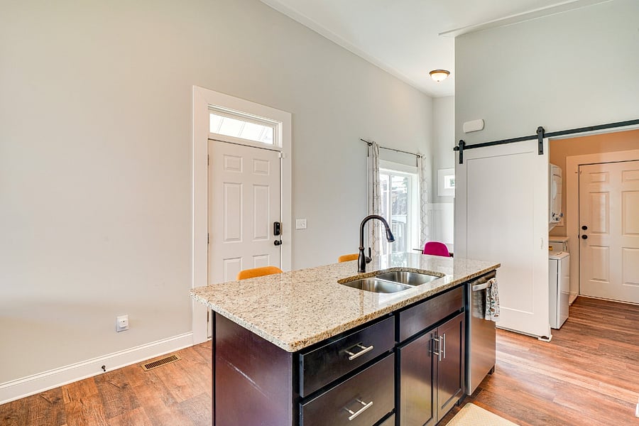 Furnished Finder property 700030_1 photo 3