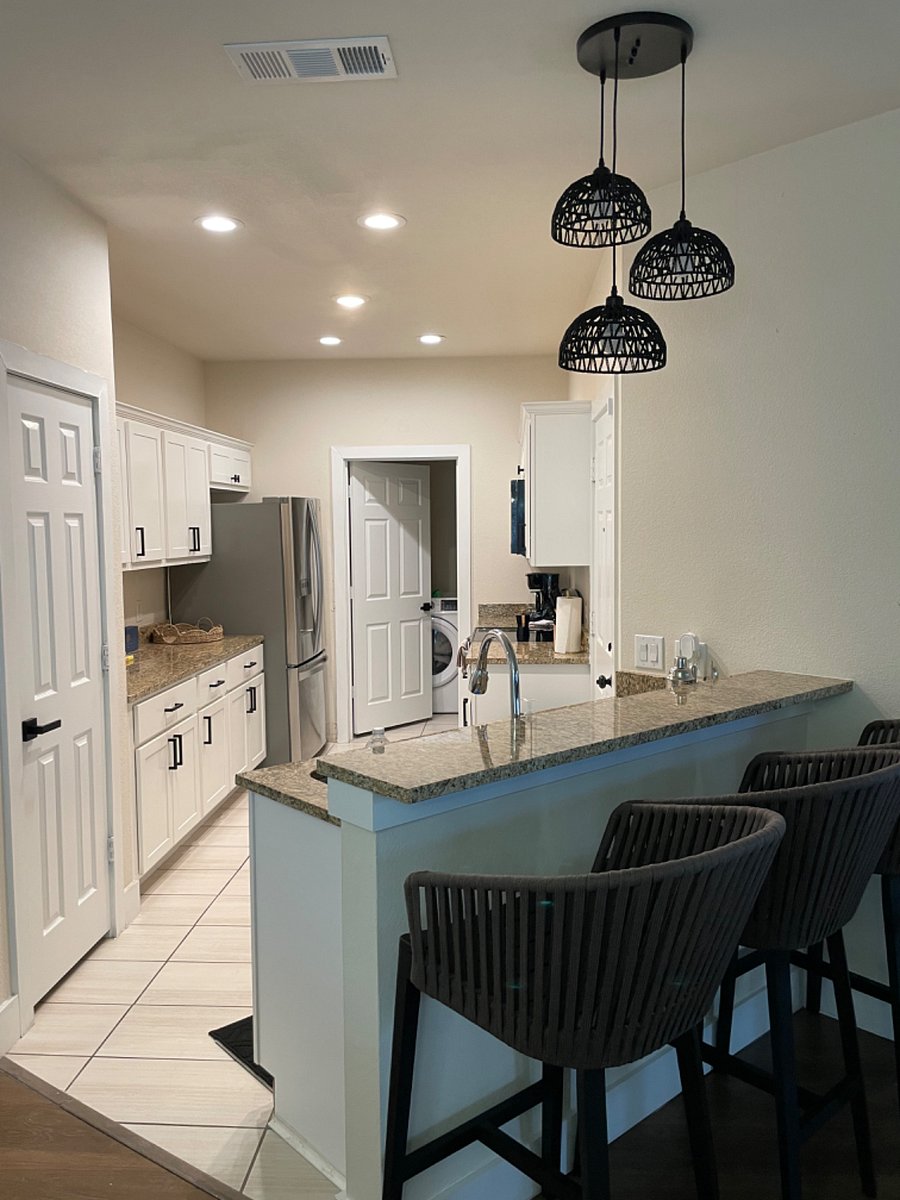 Furnished Finder property 700064_2 photo 8