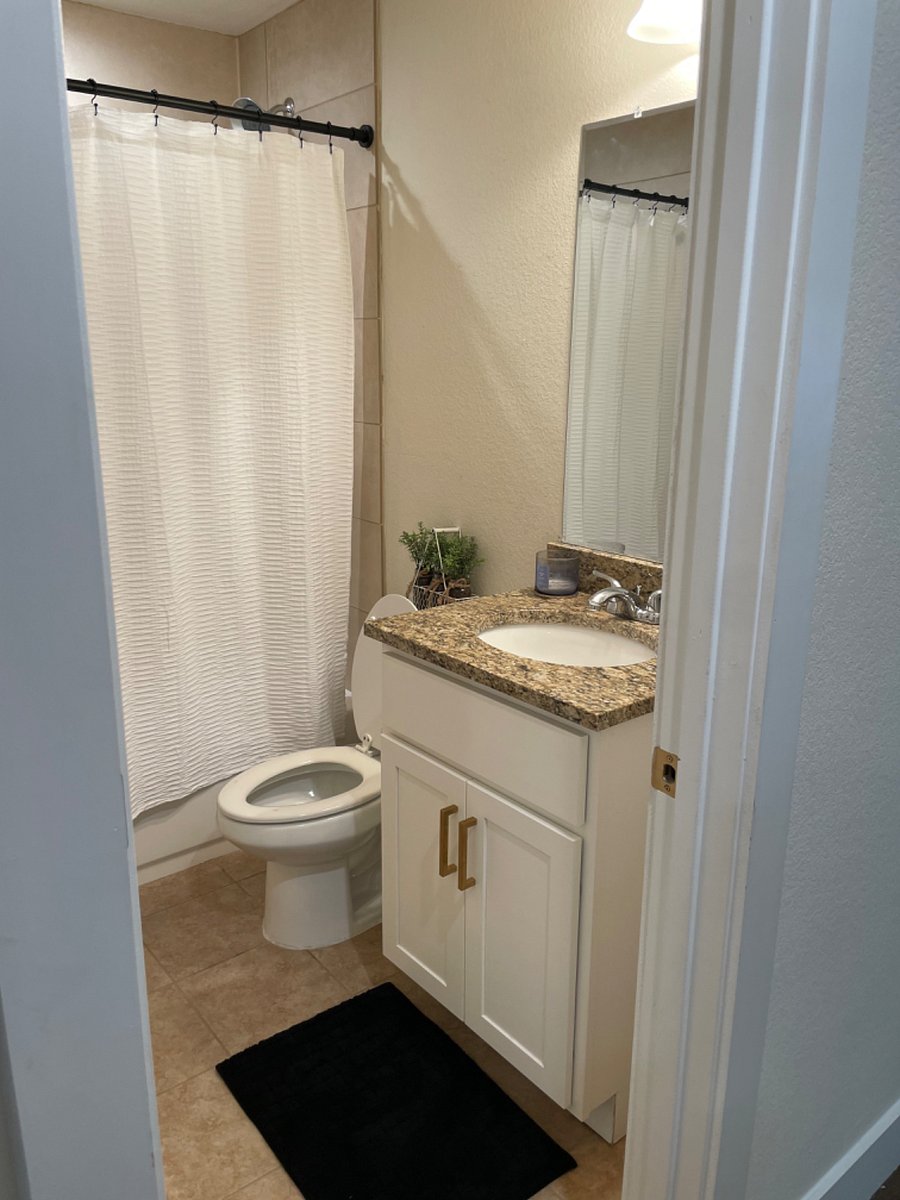 Furnished Finder property 700064_2 photo 11