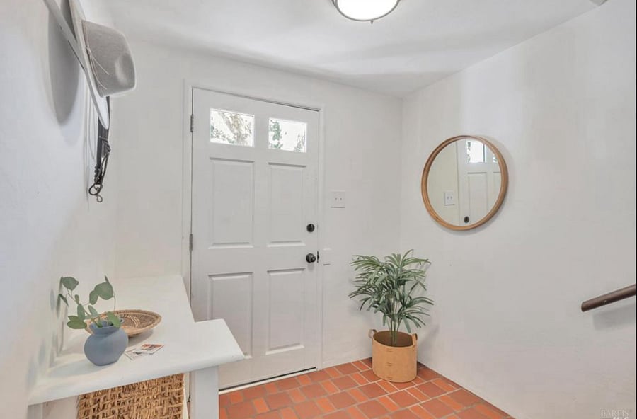 Furnished Finder property 700075_1 photo 3