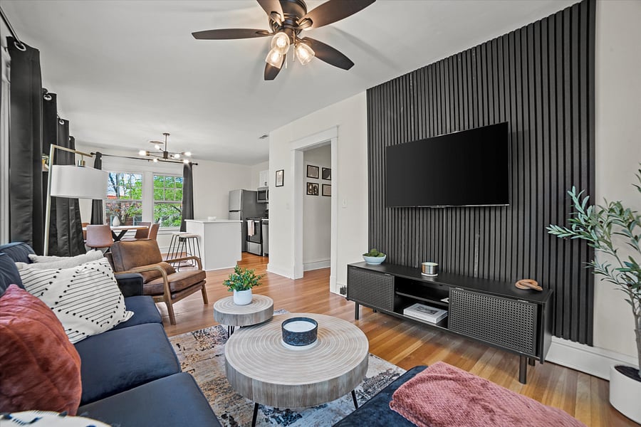 Step into our inviting living room, where relaxation meets modern entertainment. The spacious area features a large Smart TV, perfect for movie nights and binge-watching your favorite shows. Sink into the plush, comfy couch and unwind in style and comfort. Experience the perfect blend of luxury and convenience in a space designed for both leisure and enjoyment. #PrimeLocation