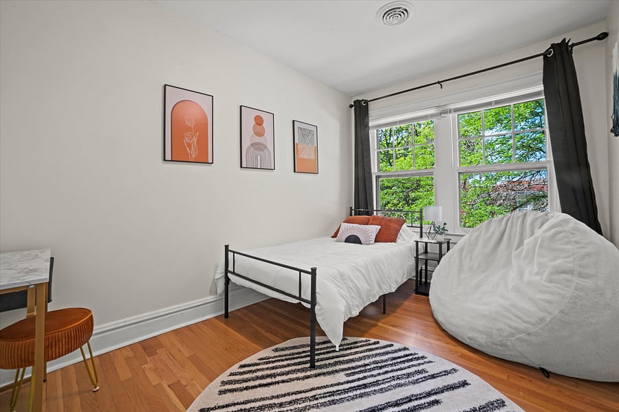 Discover the cozy comfort of our third bedroom, featuring a twin bed ideal for a restful night's sleep. Perfect for families or accommodating additional guests during your stay.