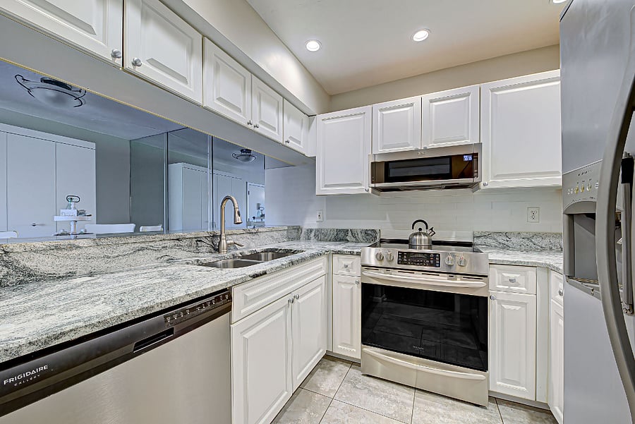 Furnished Finder property 700160_1 photo 13