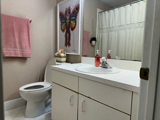 Furnished Finder property 700195_1 photo 6