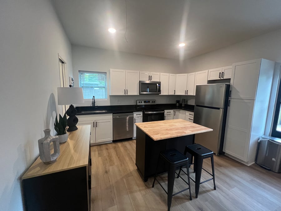 Furnished Finder property 700196_1 photo 6