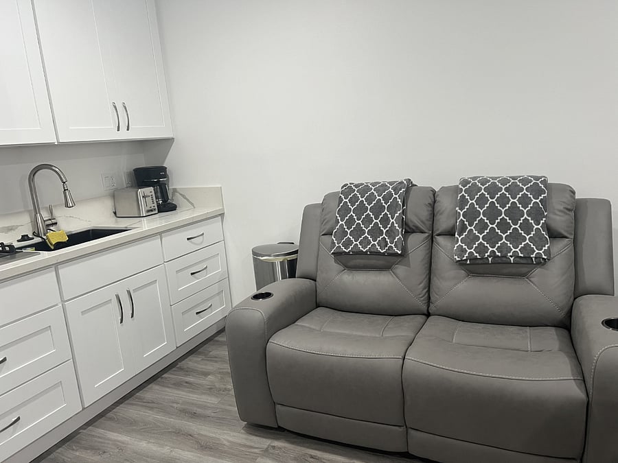 Furnished Finder property 700283_1 photo 3