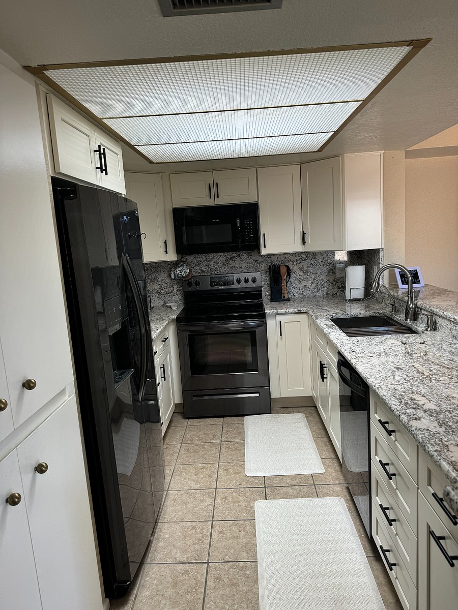 Updated cabinets and granite counter. Dishwasher, Refrigerator Ice/water dispenser, reverse-osmosis water filter, microwave.