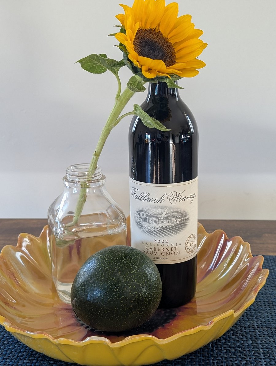 Apartment is walking distance to Fallbrook winery
