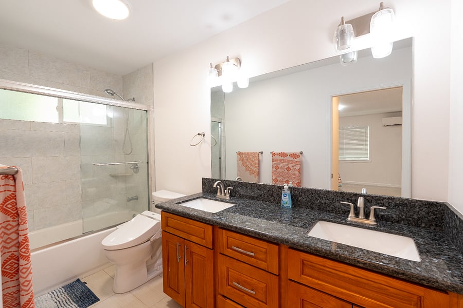 Furnished Finder property 700360_1 photo 8