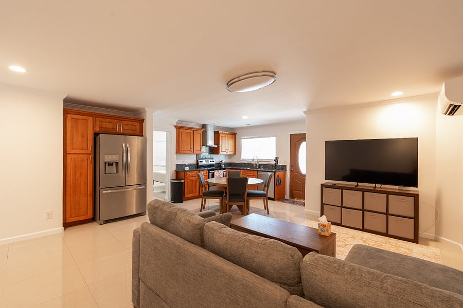 Furnished Finder property 700360_1 photo 4