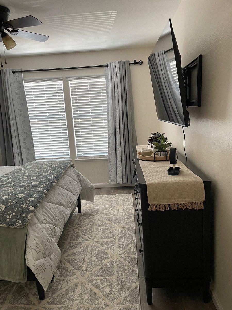Furnished Finder property 700363_1 photo 4