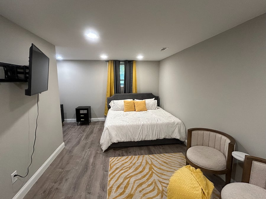 Primary bdrm - King Bed, second set-up option.