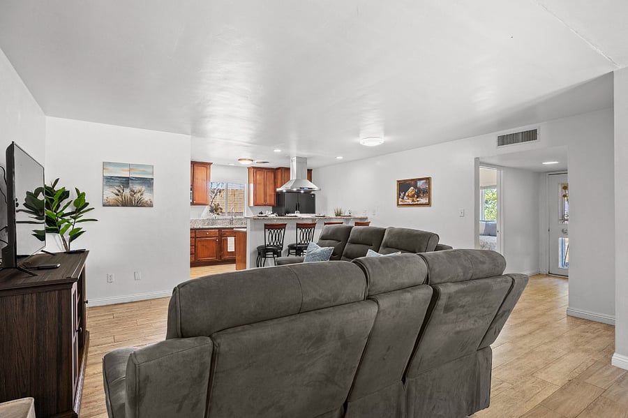 Furnished Finder property 700492_1 photo 8