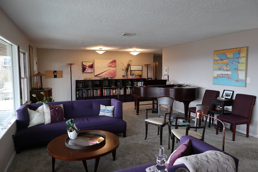 Living room to enjoy the views