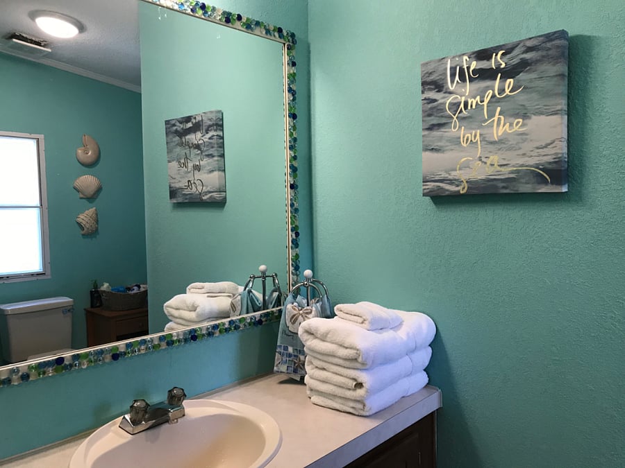 Master en-suite bath