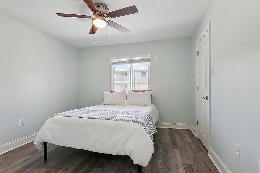 second bedroom with queen bed