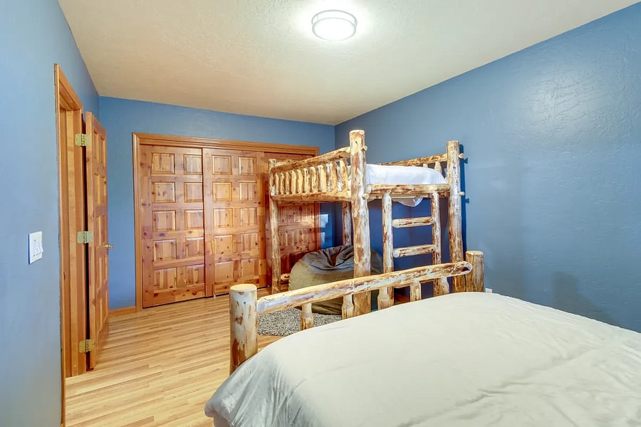 Furnished Finder property 700687_1 photo 16