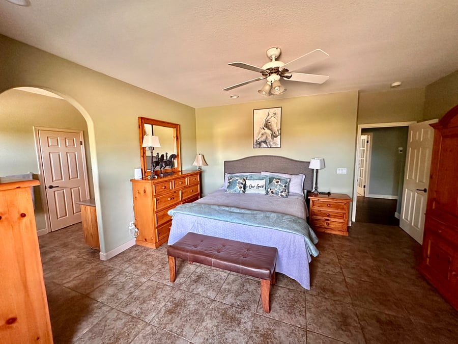 Furnished Finder property 700696_1 photo 3