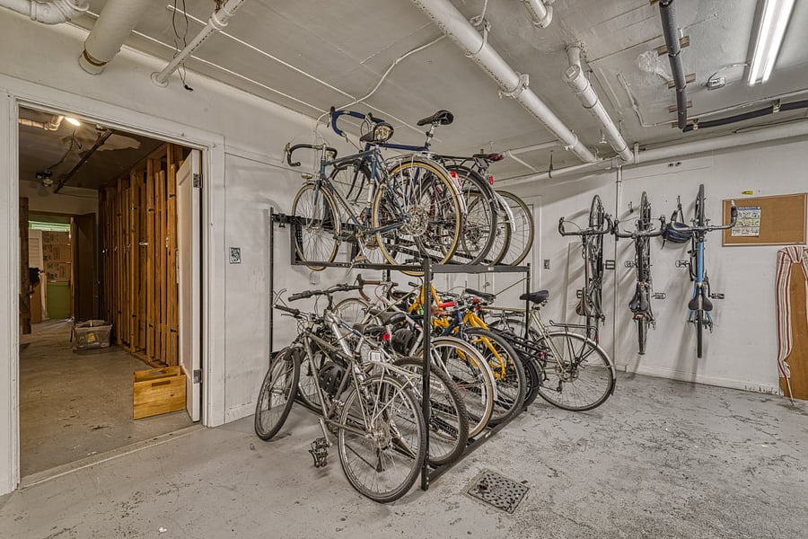 Male and female bike available upon request (please sign waiver first)