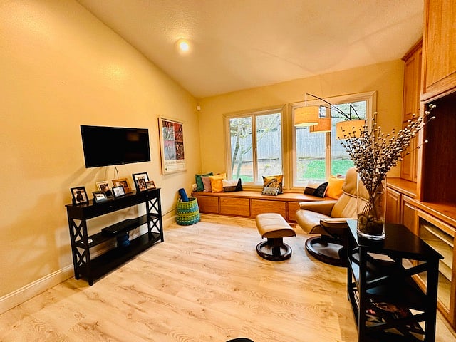 Furnished Finder property 700792_1 photo 14